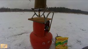 Портативная газовая горелка с бытовом баллоном в деле...