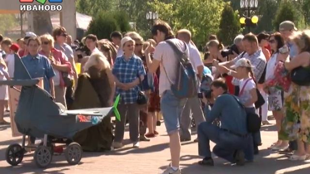 Парад колясок "Из прошлого в будущее" смотреть онлайн