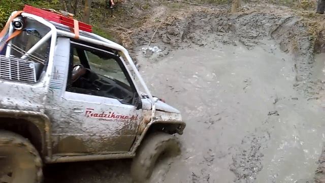 Vitara z zajechanym silnikiem - Wklejka na terenach Brzeg 4x4 смотреть онлайн