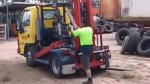 Unusual Isuzu Truck-Ezy Fork Lift Application смотреть онлайн