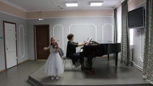 Соломатина Софья 7 лет. Р. Ильина «На качелях», С. Рахманинов «Итальянская полька»