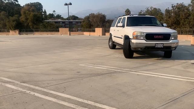 2003 GMC Yukon XL Quadrasteer 4 wheel steering doing figure eights! Turns on a dime, 8 cents change смотреть онлайн