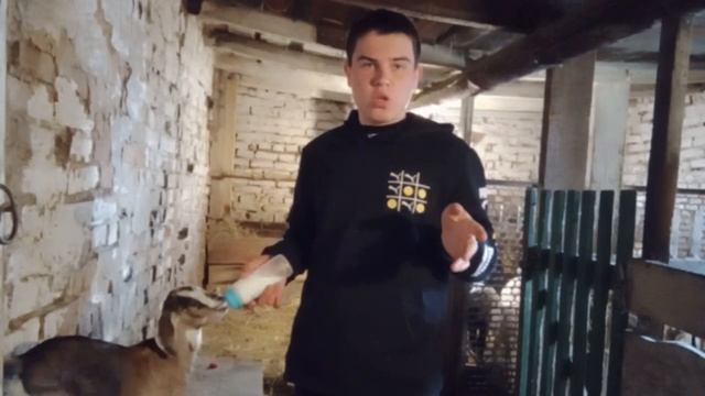 Субботний влог) Обедняя управа на хозяйстве... Что же делает фермер днём!? смотреть онлайн