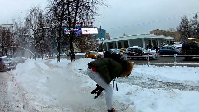 ИЩЕМ ЗАКЛАДКУ С ПРОХОЖИМИ смотреть онлайн