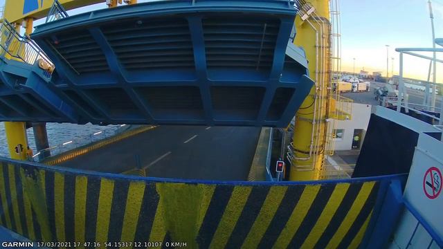 Причаливаем к порту Rostock (Германия).