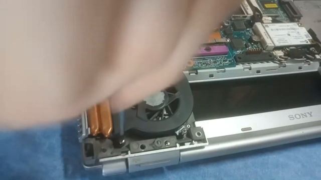 Заміна термопасти. Комп'ютера - Sony Vaio VGN-FZ31ER- Model PCG - За1L - 2 часть смотреть онлайн