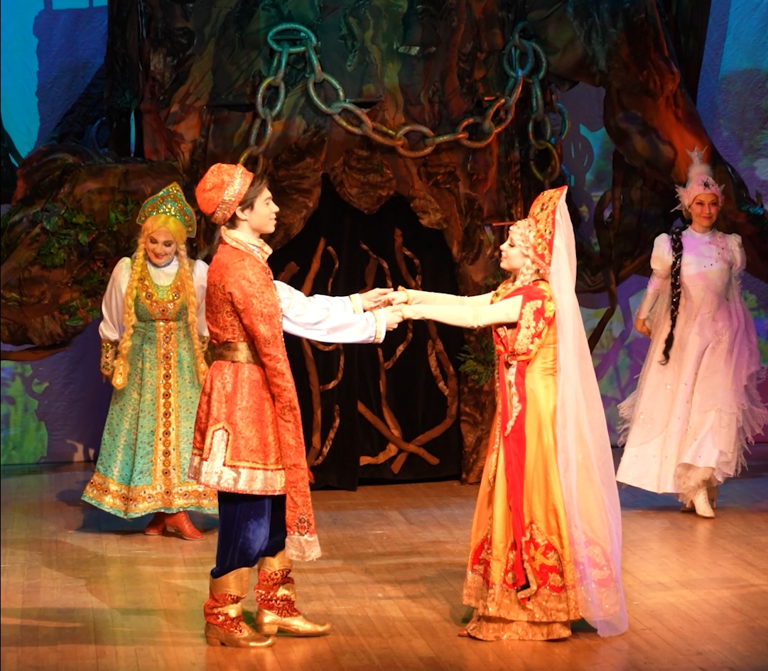 С Днем семьи, любви и верности! смотреть онлайн