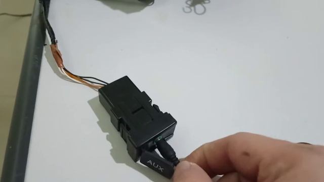 LS460 Radio OEM AUX input conversion смотреть онлайн