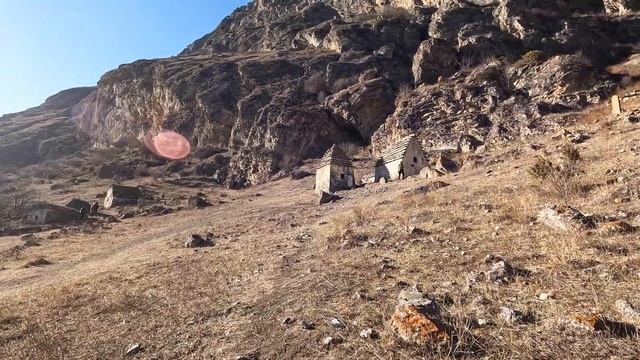 Бирагзанский Горячий Источник | Склепы мертвых в Осетии | Мидаграбинская долина водопадов смотреть онлайн