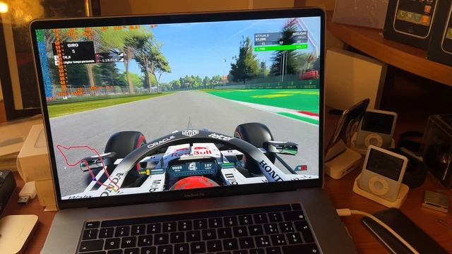 F1 2021 MacBook Pro 16" i7 | 60 fps High + AMD FSR смотреть онлайн