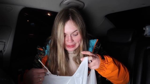 24 ЧАСА В МАШИНЕ С СУМАСШЕДШЕЙ КОШКОЙ АРИЕЛОЙ | СКРЫВАЕМСЯ ОТ ЗАВОДЧИЦЫ смотреть онлайн