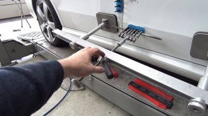 Кузовной ремонт. Небольшой ремонт дверей Mercedes W212. Инструмент и немного болталогии.