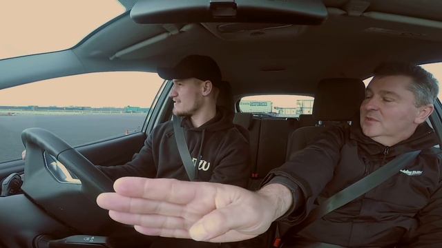 Ford’s Supercar Driving Skills For Life Challenge смотреть онлайн