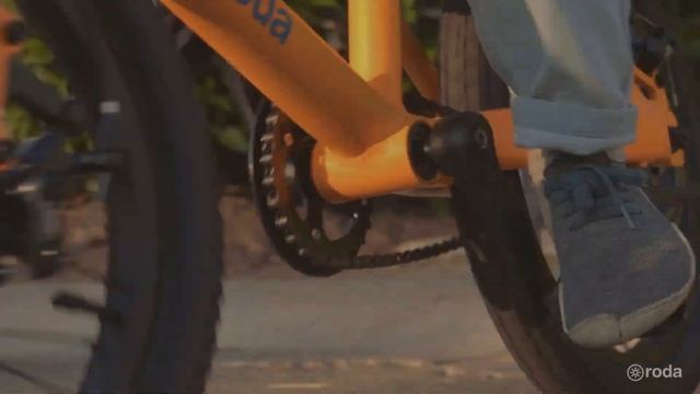 LEARNING TO FLY - RODA BIKES смотреть онлайн