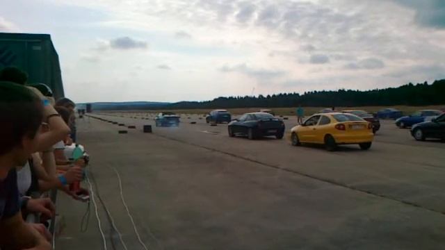 Renault (2011) смотреть онлайн