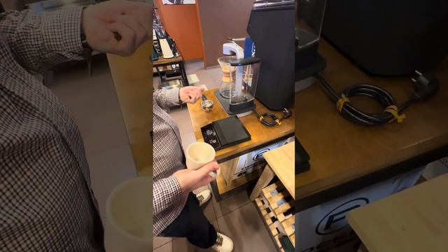 Кофемолка Eureka Atom W 75 и автоматический темпер Eureka в магазине Территория Кофе