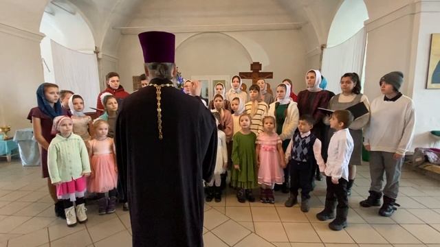 Поем колядки детским хором.Детский утренник в нашем храме. смотреть онлайн