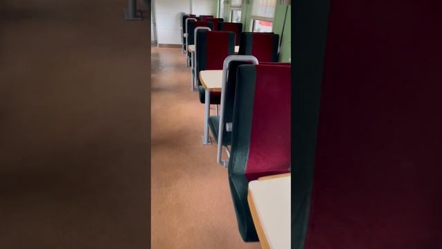 Даник устроился на работу в вагон ресторан ?