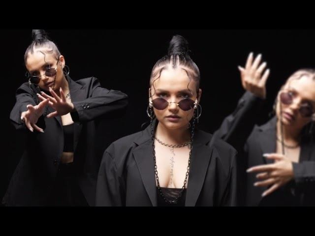 Lebedeva – Алая (mood video) смотреть онлайн