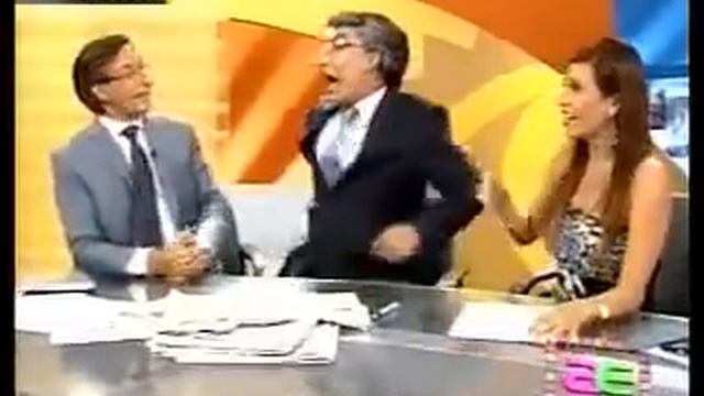 Federico Salazar y su clon 25-03-11 America Noticias смотреть онлайн