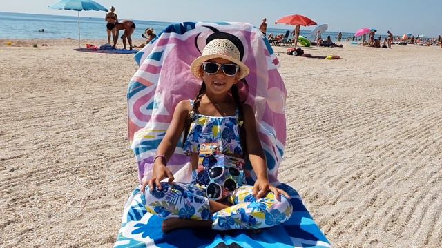 Супер Санта меряет ОЧКИ ДИСНЕЙ Пляжный образ ЛИЛО И СТИЧ Sunglasses Disney LILO & STITCH смотреть онлайн