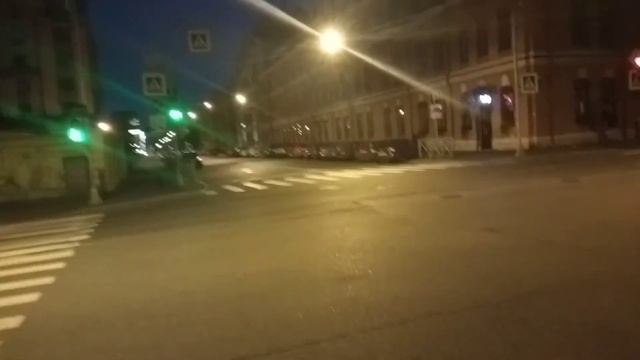 В 2 ночи читаю стихи и иду гулять по ночному Питеру смотреть онлайн