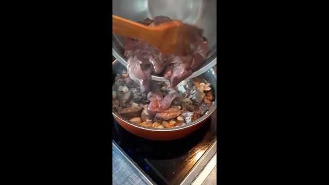 Печень тушёная. Самый простой способ приготовления. смотреть онлайн