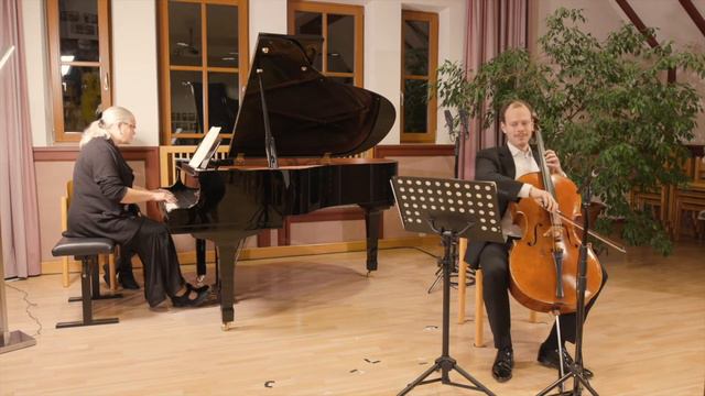 R. Schumann: Fantasiestücke Op. 73 (Cello + Klavier) II. Lebhaft leicht смотреть онлайн