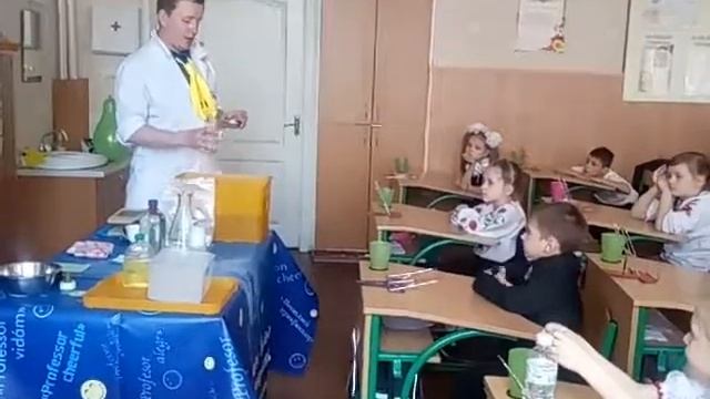 Як носити воду у ситі смотреть онлайн