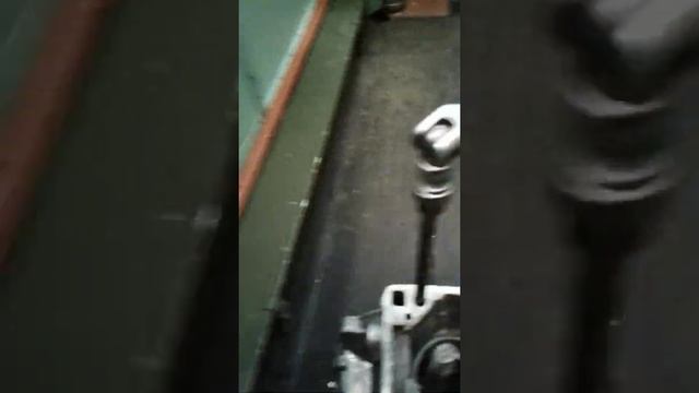 Выкручивание шпилек ГБЦ из блока УЗАМ