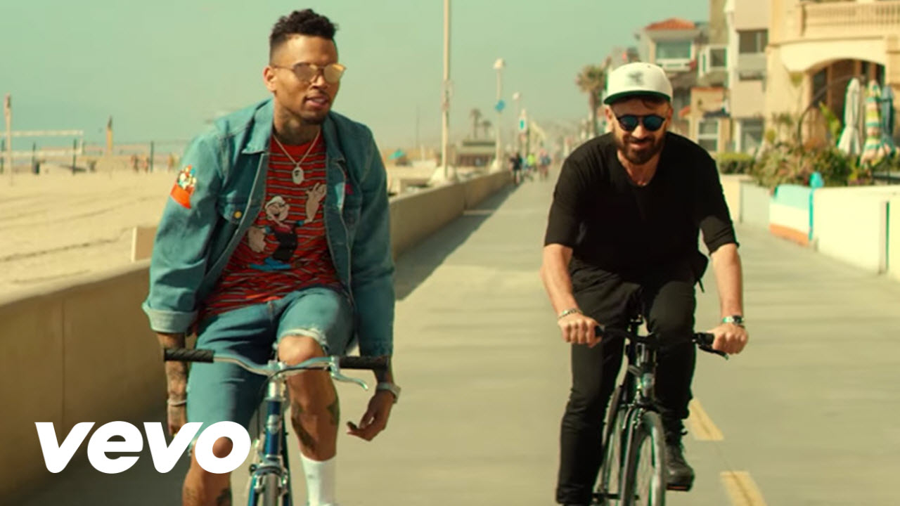 Benny Benassi - Paradise feat. Chris Brown смотреть онлайн