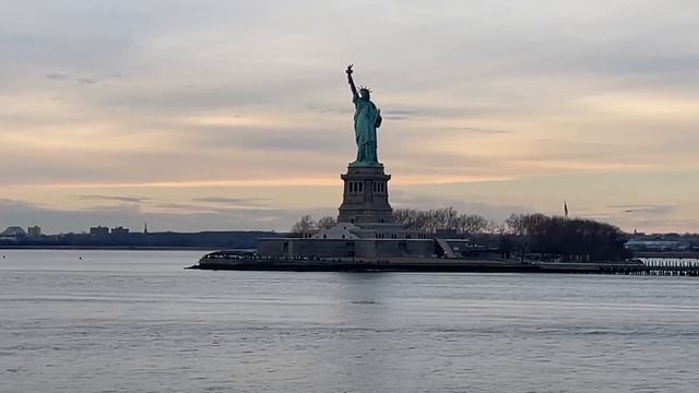 Нью-Йорк 2023! Прогулка на пароме! Статуя Свободы! #thestatueofliberty #newyorkcity #newyork смотреть онлайн