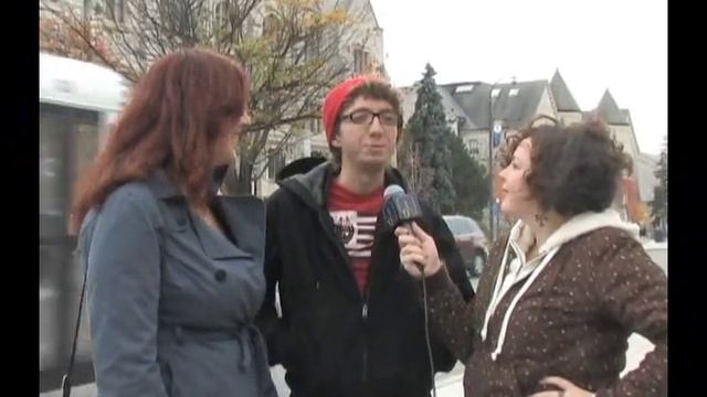 S21 - Episode 9 Word on the Street "What colour underwear are you wearing?" смотреть онлайн