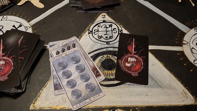 ВОЗРАСТ? СТРАРЕЕТЕ ЛИ ВЫ? КАК ПРИНЯТЬ СЕБЯ? Когда уже не 18) Мы 18+!!! ТАРО смотреть онлайн