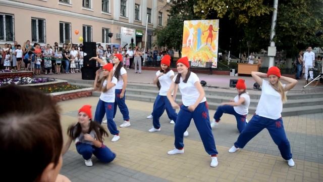 Ансамбль Современного Танца Fresh Dance -"Уличный микс" смотреть онлайн