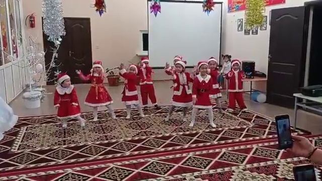 Танец Санта Клаус садик Жамко смотреть онлайн