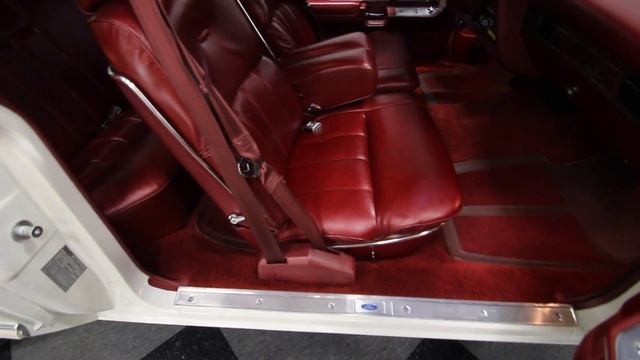 296 NSH 1977 Ford Thunderbird Town Landau смотреть онлайн