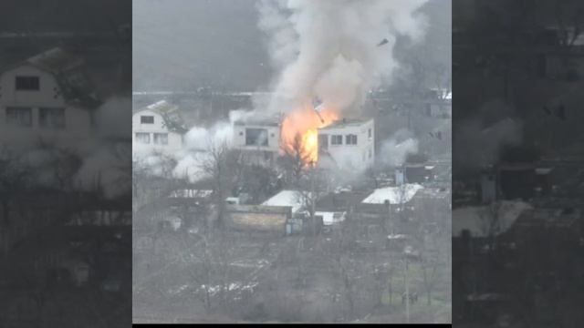 Попадание в склад БП ВСУ смотреть онлайн