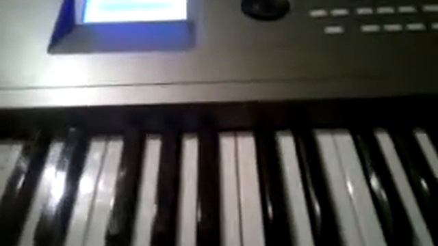 Making music on my YAMAHA MM8 KEYBOARD смотреть онлайн