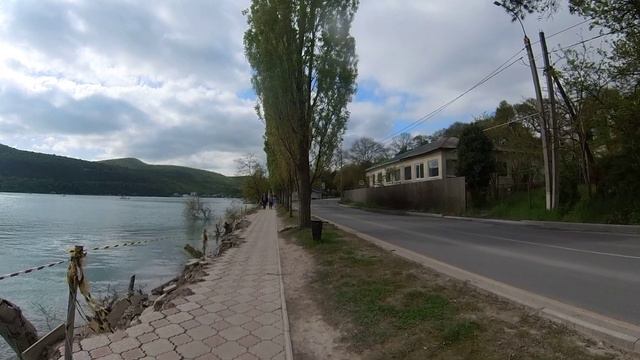 Russia.Abrau-Durso. Walk along the lake/вдоль озера Абрау-Дюрсо смотреть онлайн
