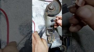 Легкая  замена щеток Интерскол УШМ 125/900. хитрость.