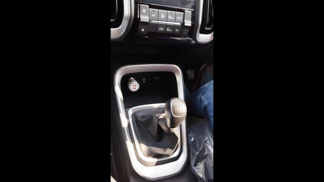 Kia Sonet First Service 1.2 Petrol смотреть онлайн
