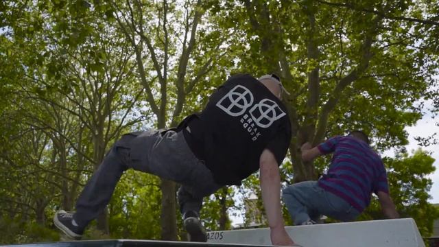 Ping Pong Table Tricks | BreakSquad смотреть онлайн
