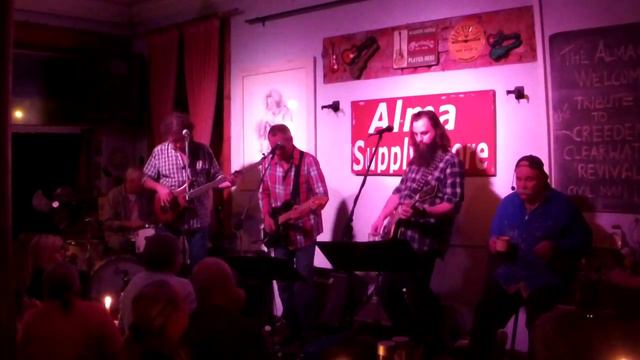 CCR Tribute - Green River & Up Around the Bend смотреть онлайн