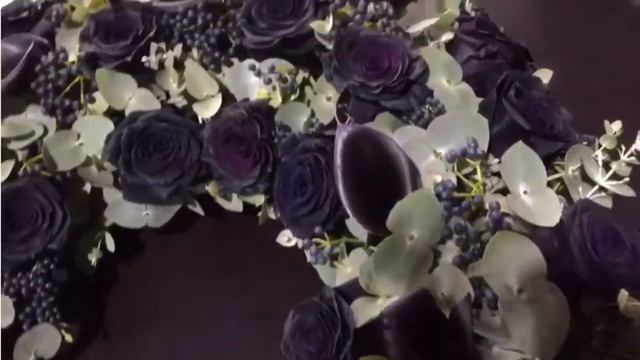 Гирлянда в изголовье "Траур" смотреть онлайн