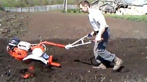 мотоблок фаворит работа с фрезами.flv