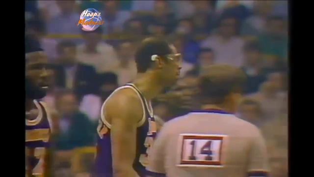 Kareem Abdul-Jabbar Dunks On Larry Bird! (1984 NBA Finals)