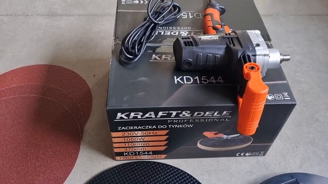 Elektrická hladička na omítku 1050W KD1544 смотреть онлайн