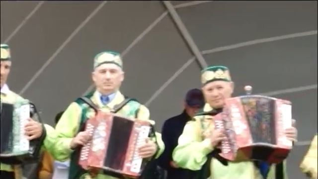 Ял паркына - гармунчылар бәйрәменә смотреть онлайн