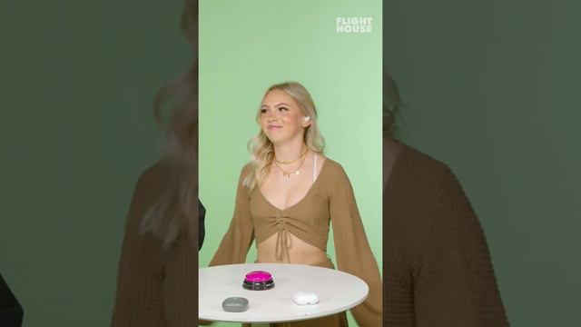 TikTokers Jordyn Jones & Zach Clayton Guess Your Fav TV Shows & Movies! смотреть онлайн